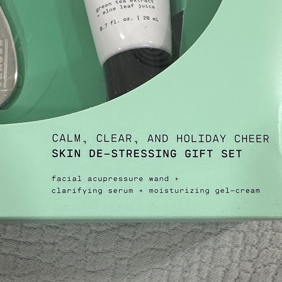 Versed Skincare Gift Set - Mint Green - Picture 5 of 6